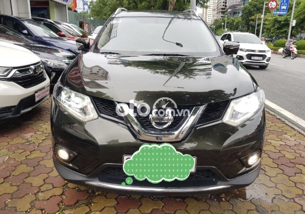 Nissan X trail 2016 - Cần bán lại xe Nissan X trail năm sản xuất 2016, màu nâu, giá 685tr