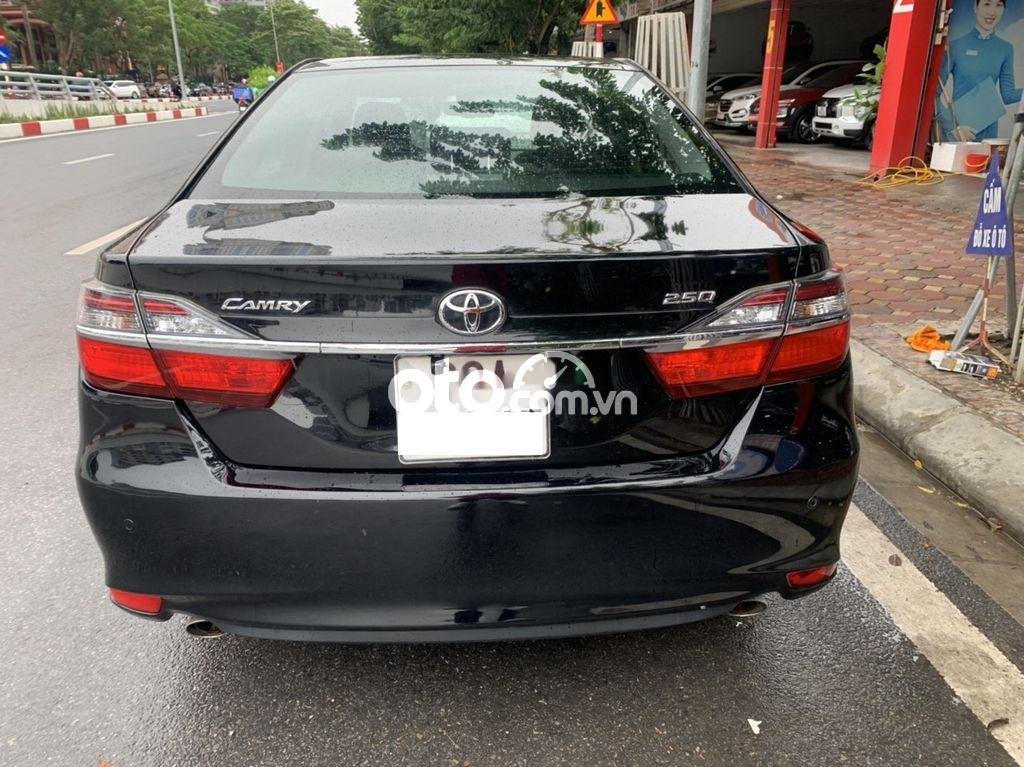 Toyota Camry   2.5 Q  2015 - Bán ô tô Toyota Camry 2.5 Q sản xuất 2015, màu đen còn mới, giá 765tr