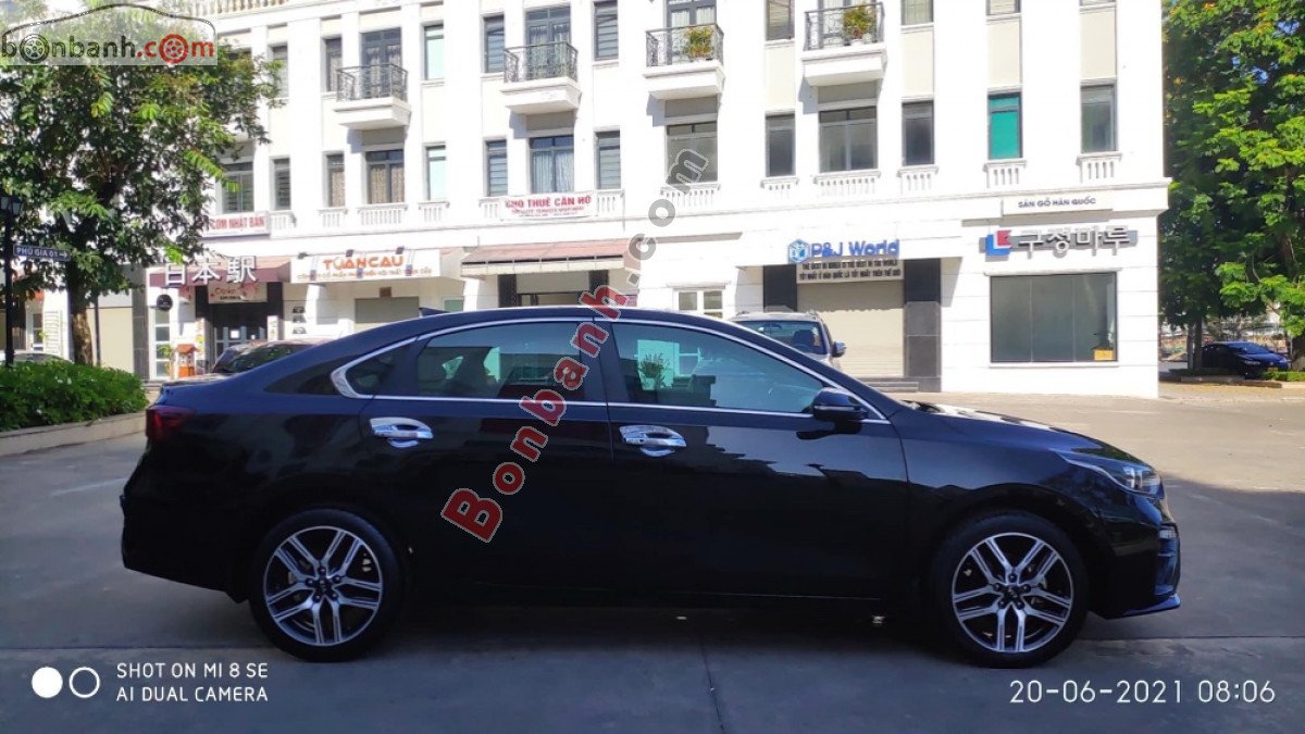 Kia Cerato   1.6 AT Luxury 2019 - Bán Kia Cerato 1.6 AT Luxury 2019, màu đen xe gia đình