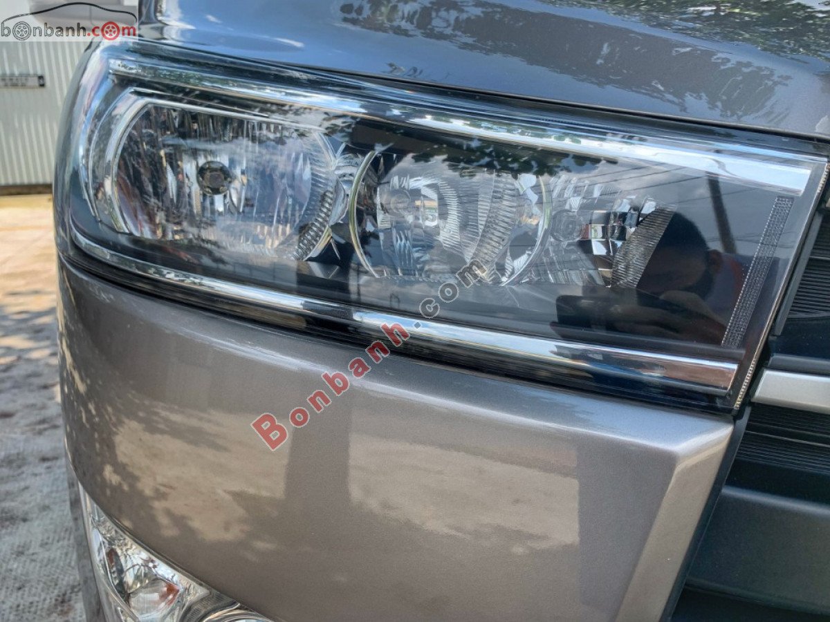 Toyota Innova   2.0G  2018 - Bán xe Toyota Innova 2.0G sản xuất năm 2018, màu đồng