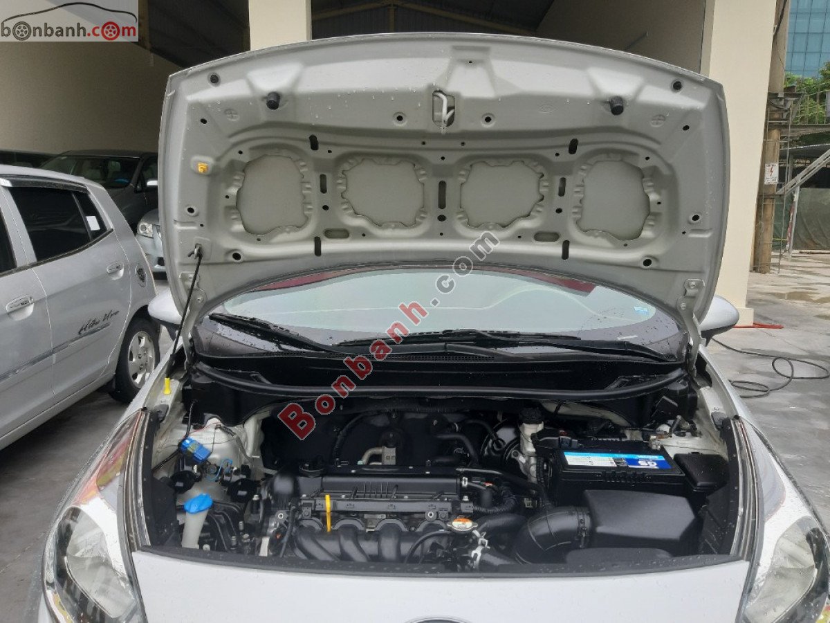 Kia Rio   1.4 MT  2015 - Cần bán gấp Kia Rio 1.4 MT năm sản xuất 2015, màu bạc, nhập khẩu nguyên chiếc số sàn