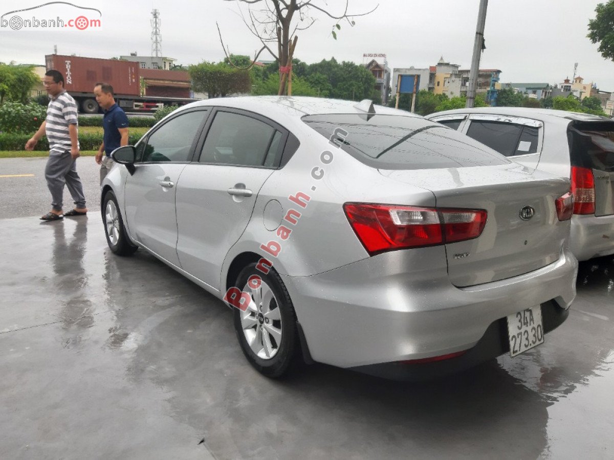 Kia Rio   1.4 MT  2015 - Cần bán gấp Kia Rio 1.4 MT năm sản xuất 2015, màu bạc, nhập khẩu nguyên chiếc số sàn