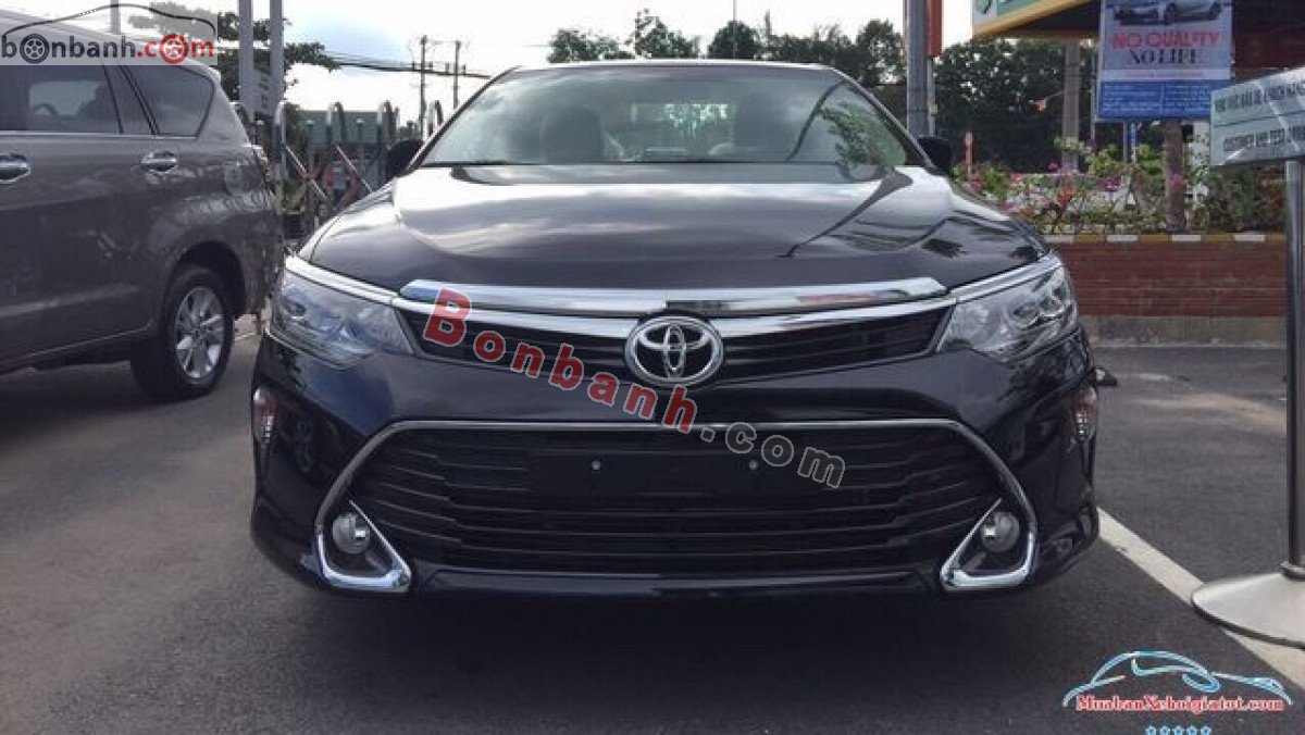 Toyota Camry 2018 - Cần bán Toyota Camry 2018, màu đen còn mới