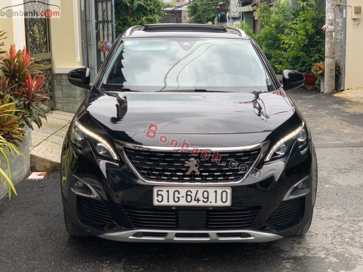 Peugeot 5008 2018 - Cần bán xe Peugeot 5008 năm sản xuất 2018, màu đen, xe nhập