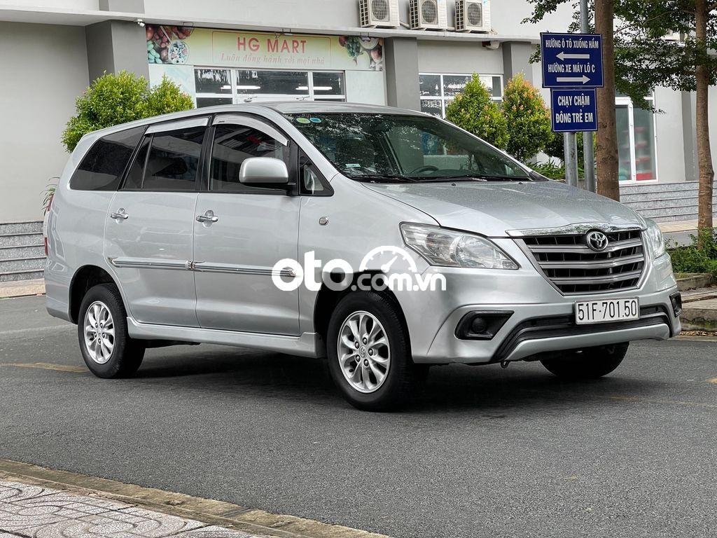 Toyota Innova 2014 - Xe Toyota Innova 2014, màu bạc xe gia đình, 375tr