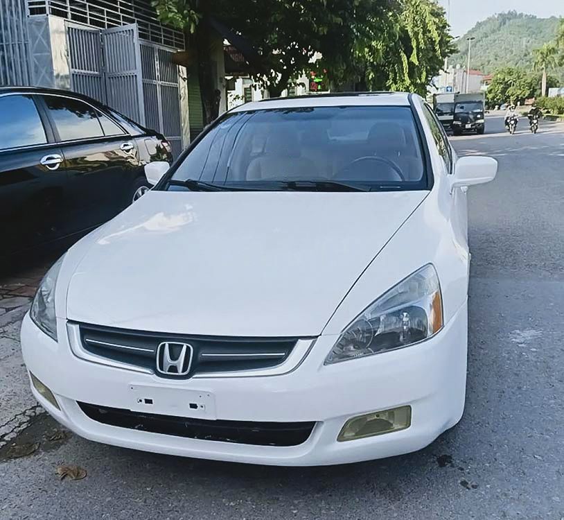 Honda Accord   2.4 AT  2004 - Bán xe Honda Accord 2.4 AT 2004, màu trắng, xe nhập