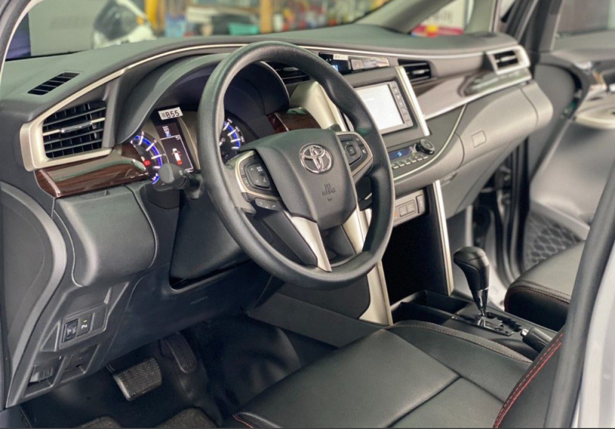 Toyota Innova   2.0G  2019 - Cần bán gấp Toyota Innova 2.0G sản xuất năm 2019, màu xám còn mới