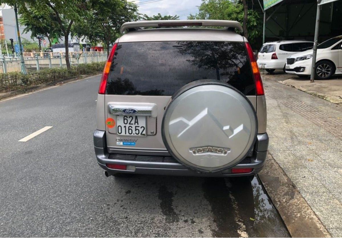 Ford Everest 2006 - Bán Ford Everest năm 2006, màu bạc, 225tr