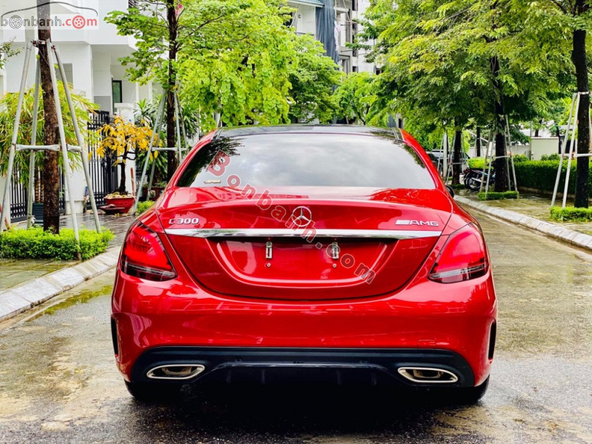 Mercedes-Benz C300   2019 - Bán xe Mercedes C300 AMG năm 2019, màu đỏ chính chủ