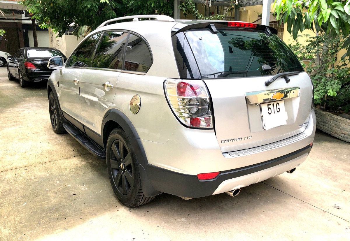 Chevrolet Captiva   LTZ Maxx 2.4 AT  2010 - Cần bán gấp Chevrolet Captiva LTZ Maxx 2.4 AT sản xuất 2010, màu bạc  