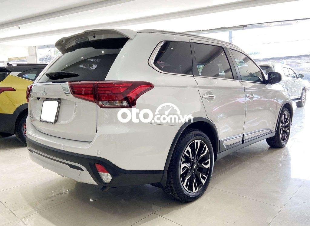 Mitsubishi Outlander  2.0 Premium 2020 - Bán Mitsubishi Outlander 2.0 Premium đời 2020