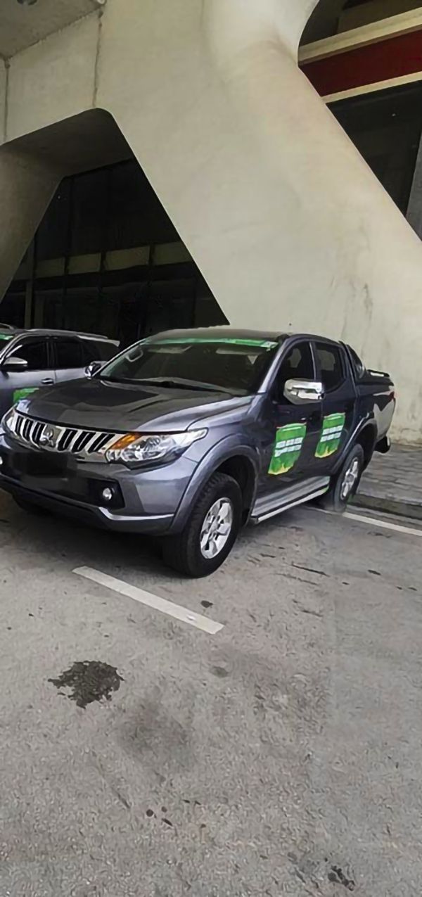 Mitsubishi Triton   4x2 AT 2016 - Cần bán xe Mitsubishi Triton 4x2 AT đời 2016, màu xám, nhập khẩu số tự động, giá 420tr