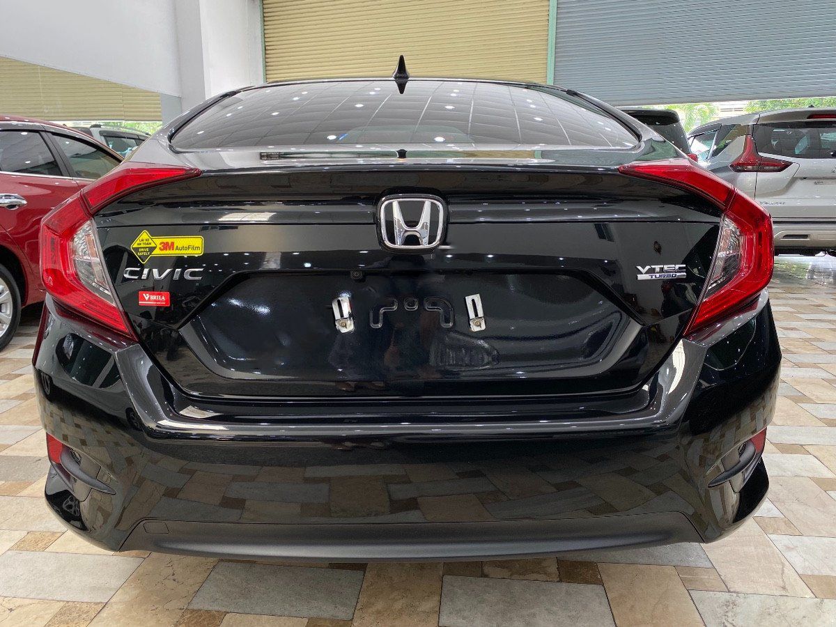 Honda Civic   1.5L Vtec Turbo 2017 - Cần bán xe Honda Civic 1.5L Vtec Turbo năm sản xuất 2017, màu đen 