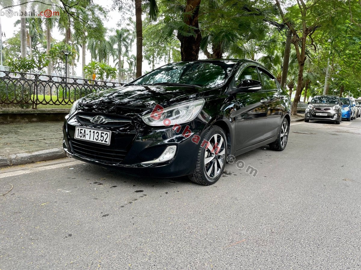 Hyundai Accent    2013 - Cần bán xe Hyundai Accent đời 2013, màu đen  