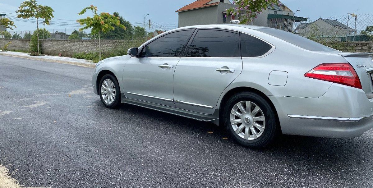 Nissan Teana   2.0 AT 2010 - Bán xe Nissan Teana 2.0 AT sản xuất năm 2010, màu bạc, xe nhập