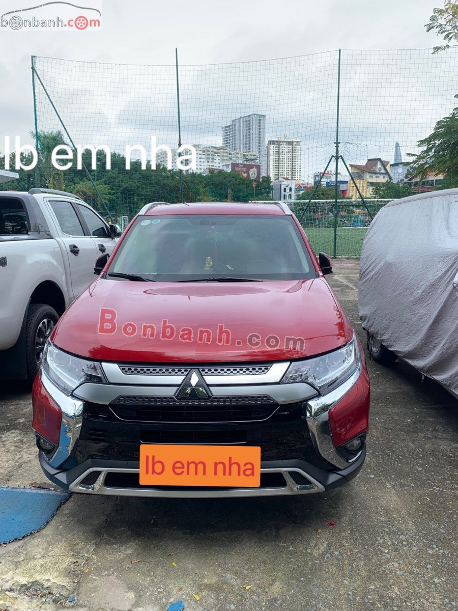 Mitsubishi Outlander   2.0 CVT Premium  2020 - Cần bán gấp Mitsubishi Outlander 2.0 CVT Premium năm sản xuất 2020, màu đỏ  