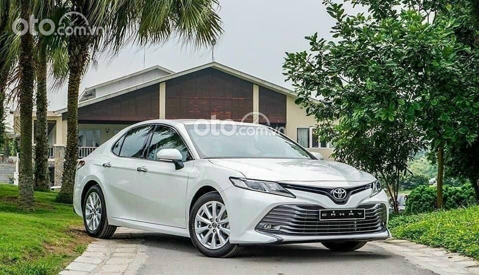 Toyota Camry 2021 - Toyota Camry 2021, giá tốt nhất khu vực miền bắc, tặng kèm nhiều phụ kiện, đủ màu giao ngay, hỗ trợ bank 80%