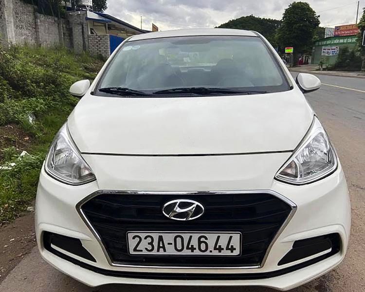 Hyundai Grand i10 2017 - Bán ô tô Hyundai Grand i10 đời 2017, màu trắng số sàn, 275tr