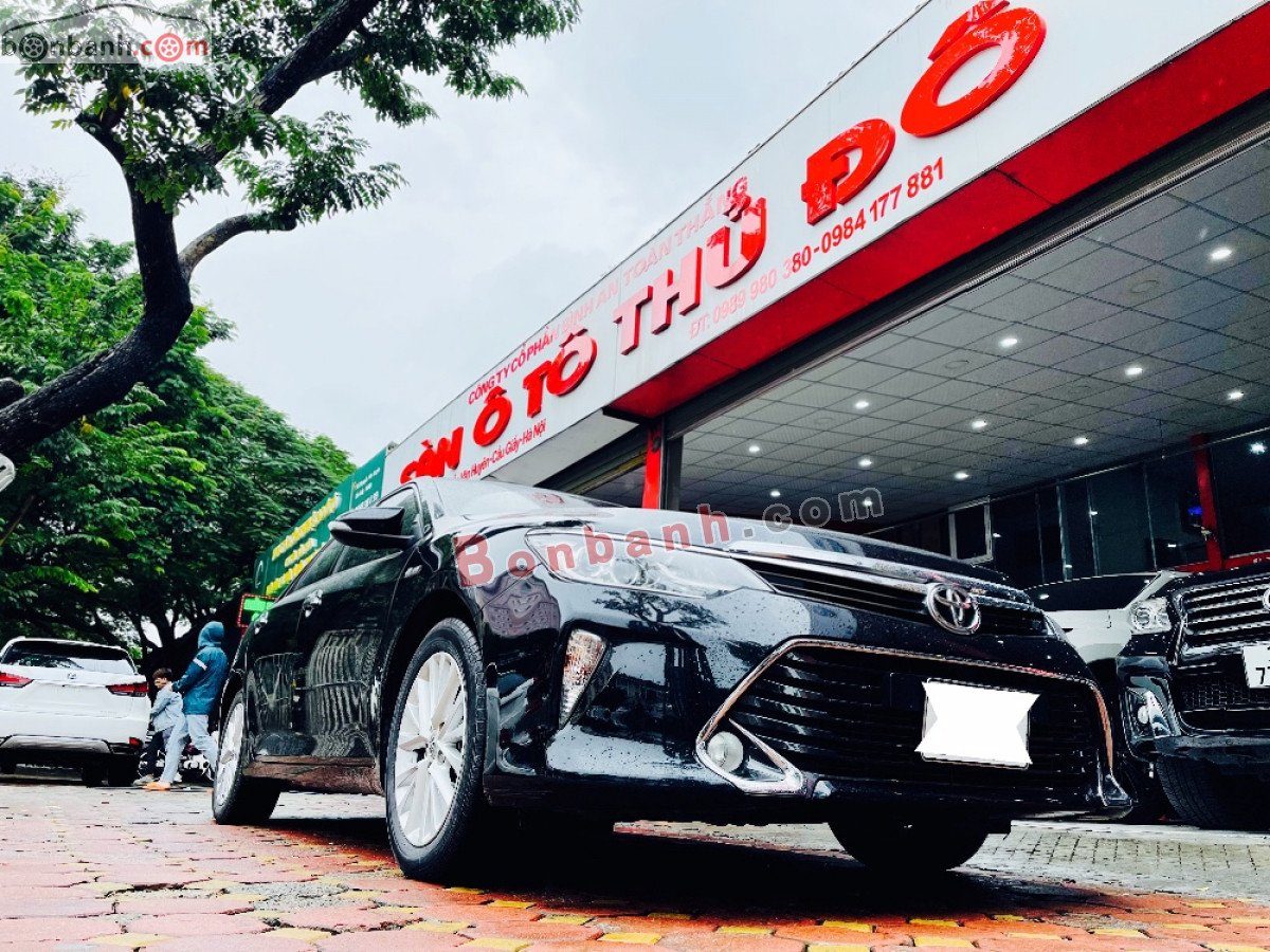 Toyota Camry   2.0E  2018 - Cần bán lại xe Toyota Camry 2.0E năm sản xuất 2018, màu đen, giá tốt