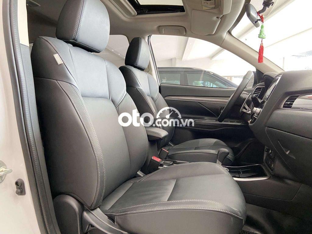 Mitsubishi Outlander  2.0 Premium 2020 - Bán Mitsubishi Outlander 2.0 Premium đời 2020