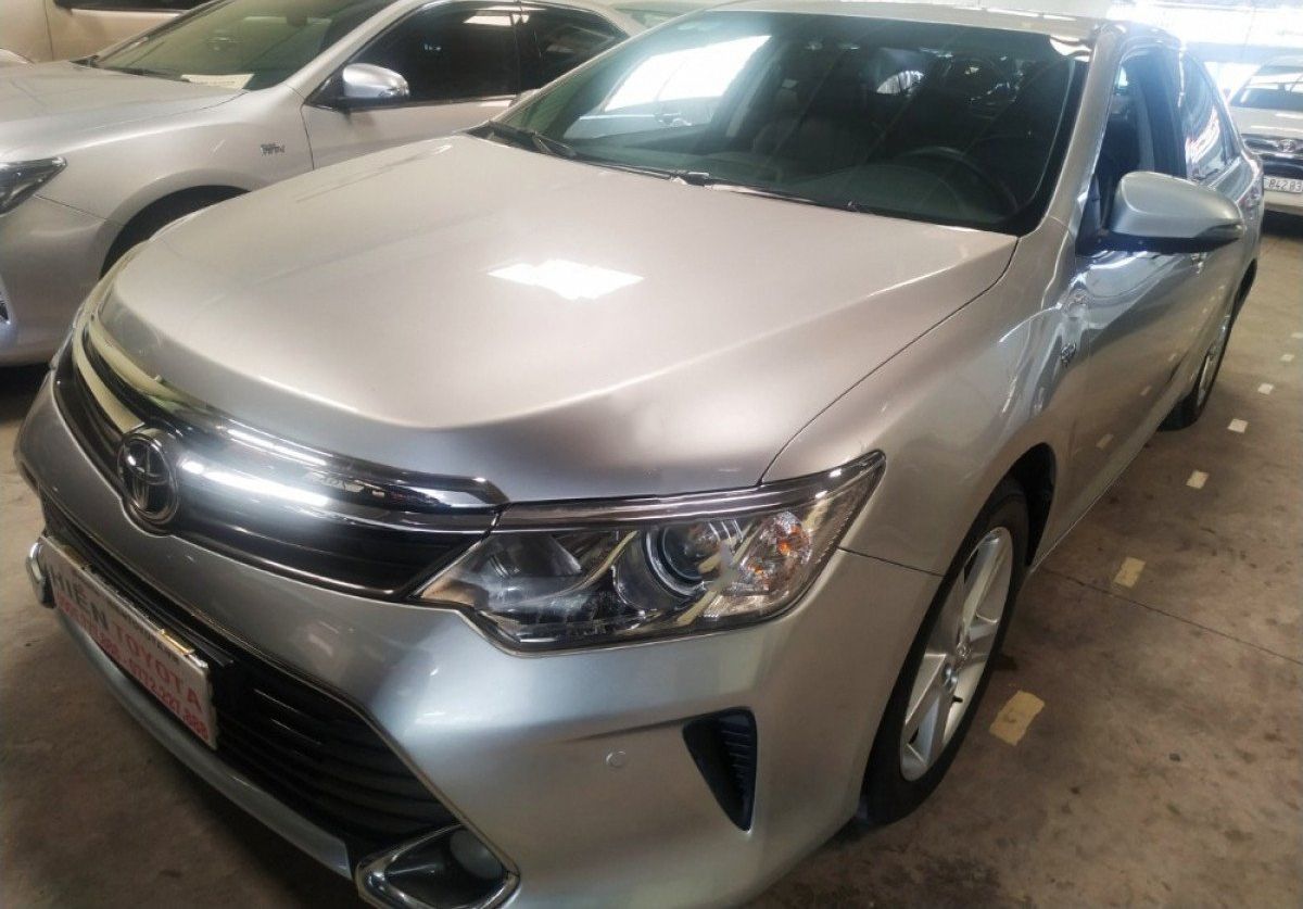 Toyota Camry   2.5Q  2016 - Cần bán xe Toyota Camry 2.5Q sản xuất năm 2016, màu bạc