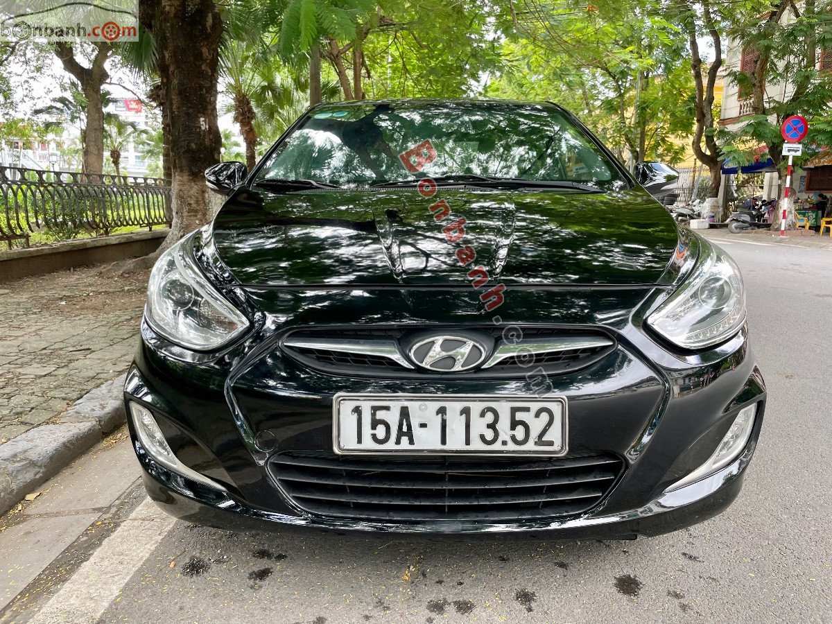 Hyundai Accent    2013 - Cần bán xe Hyundai Accent đời 2013, màu đen  