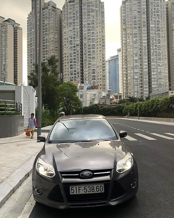 Ford Focus   Titanium  2015 - Bán xe Ford Focus Titanium đời 2015, màu nâu còn mới, 465 triệu