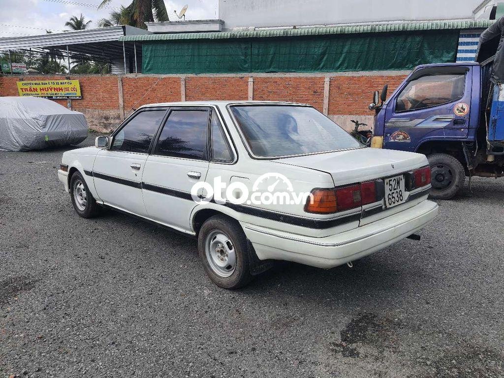 Toyota Corona 1986 - Cần bán Toyota Corona sản xuất 1986, màu trắng, nhập khẩu