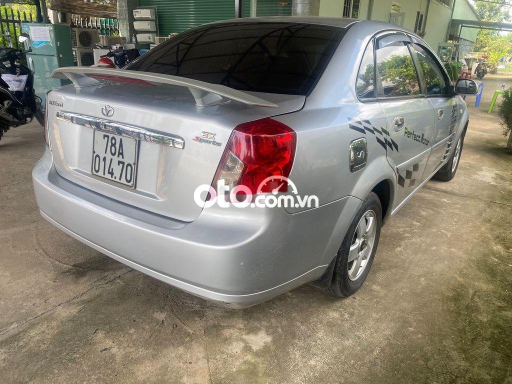 Daewoo Lacetti       2005 - Bán xe Daewoo Lacetti năm sản xuất 2005, màu bạc còn mới 