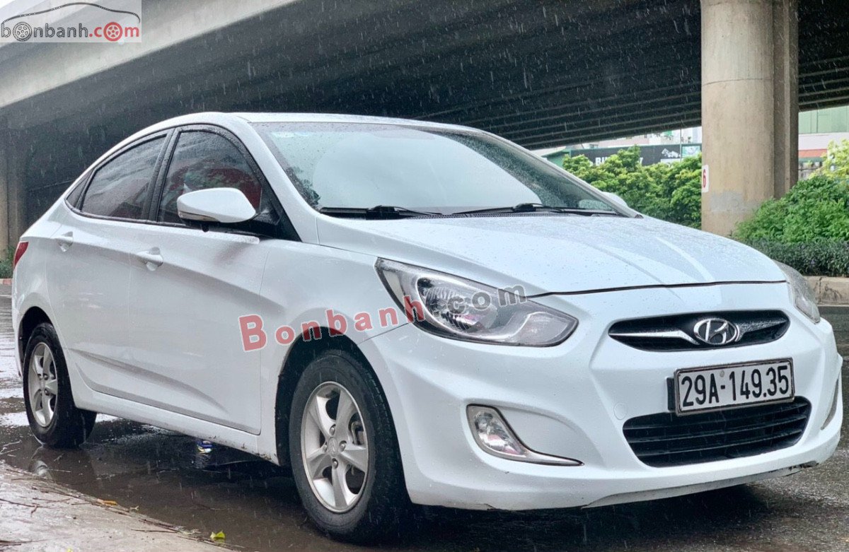 Hyundai Accent    2011 - Cần bán lại xe Hyundai Accent năm sản xuất 2011, màu trắng, nhập khẩu  