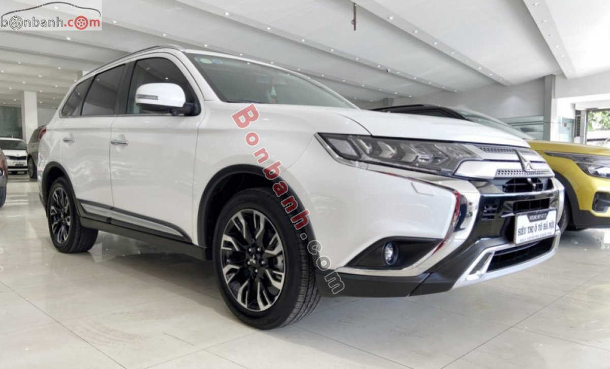 Mitsubishi Outlander   2.0AT  2020 - Bán xe Mitsubishi Outlander 2.0AT đời 2020, màu trắng còn mới