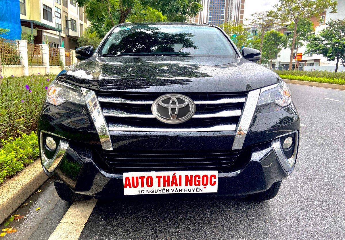 Toyota Fortuner   2.4AT 2019 - Bán Toyota Fortuner 2.4AT năm sản xuất 2019, màu đen, nhập khẩu nguyên chiếc 