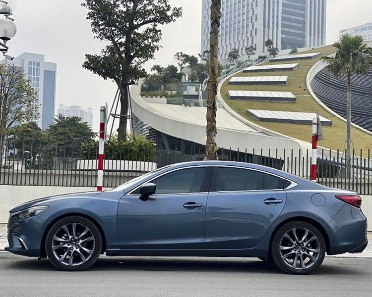 Mazda 6   2.0 Premium   2017 - Bán Mazda 6 2.0 Premium đời 2017, màu xanh lam  