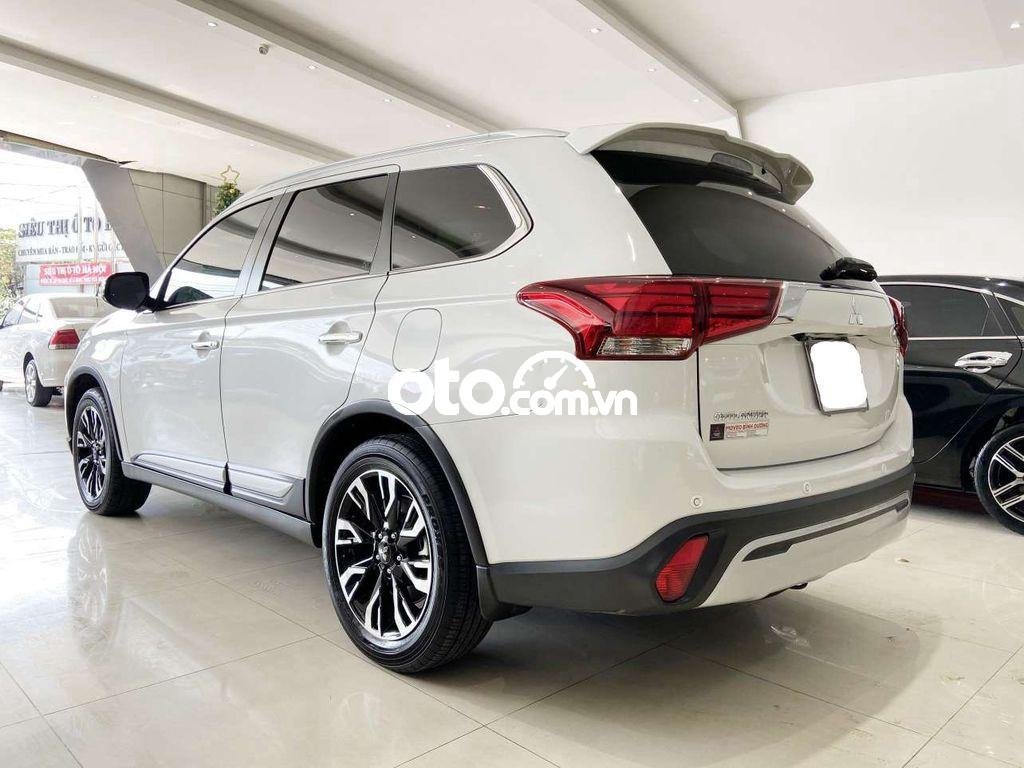 Mitsubishi Outlander  2.0 Premium 2020 - Bán Mitsubishi Outlander 2.0 Premium đời 2020