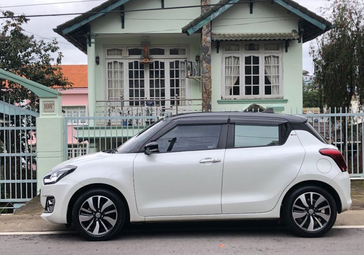 Suzuki Swift 2019 - Cần bán lại xe Suzuki Swift đời 2019, màu trắng, nhập khẩu nguyên chiếc  