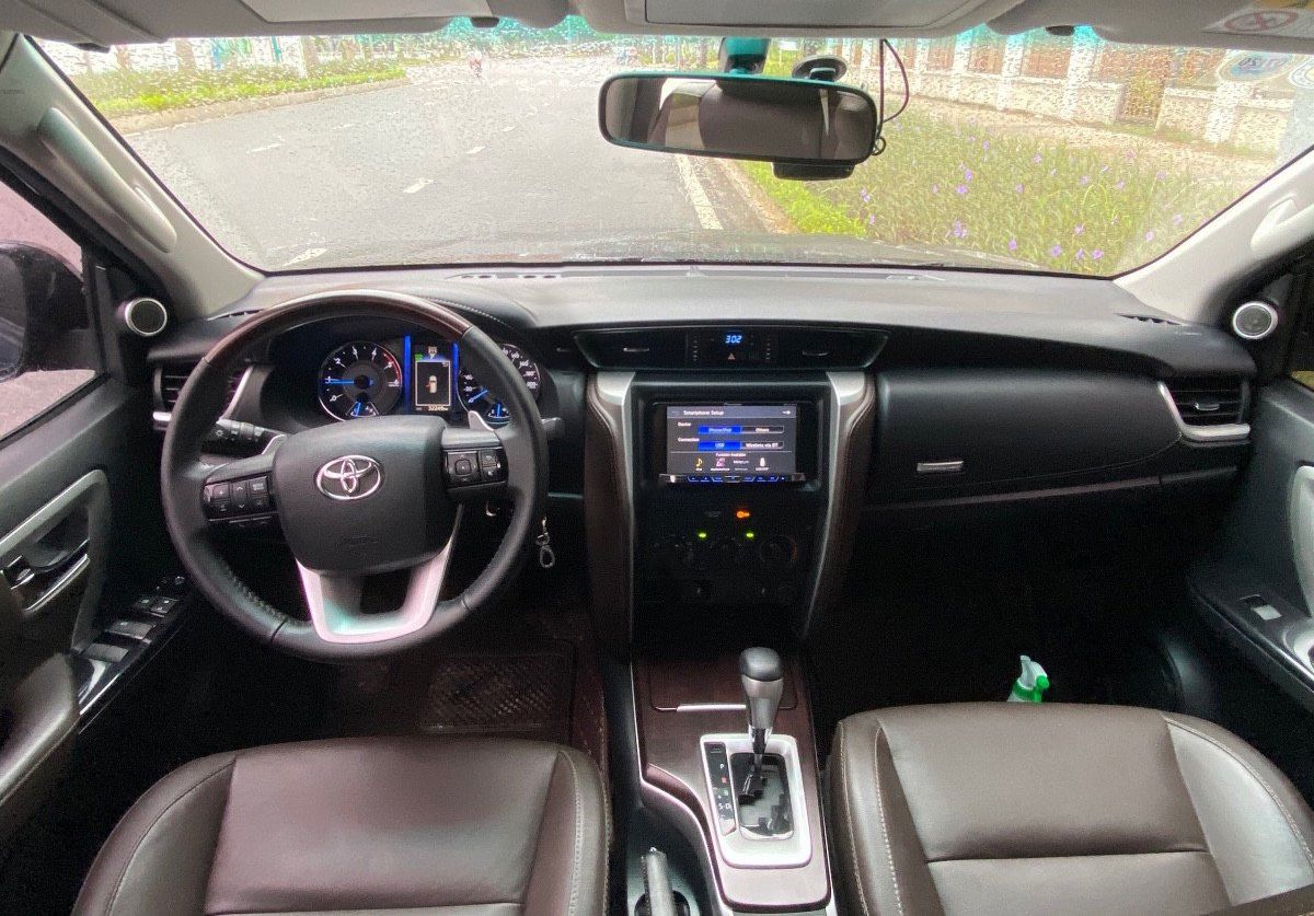 Toyota Fortuner   2.4AT 2019 - Bán Toyota Fortuner 2.4AT năm sản xuất 2019, màu đen, nhập khẩu nguyên chiếc 