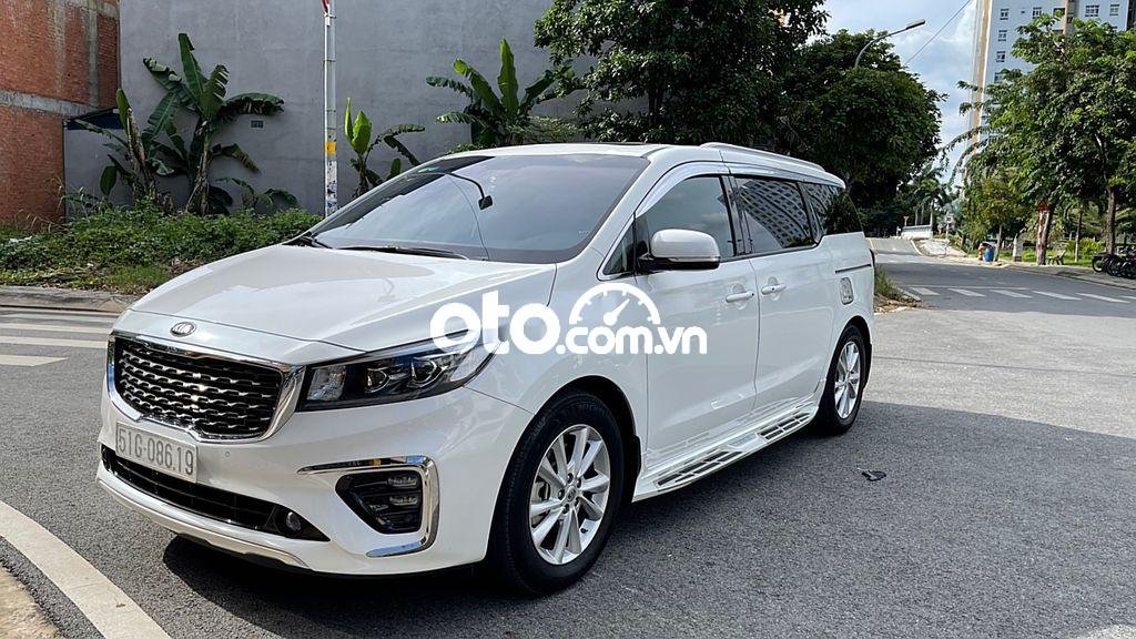 Kia Sedona      2018 - Cần bán Kia Sedona sản xuất năm 2018, màu trắng còn mới  