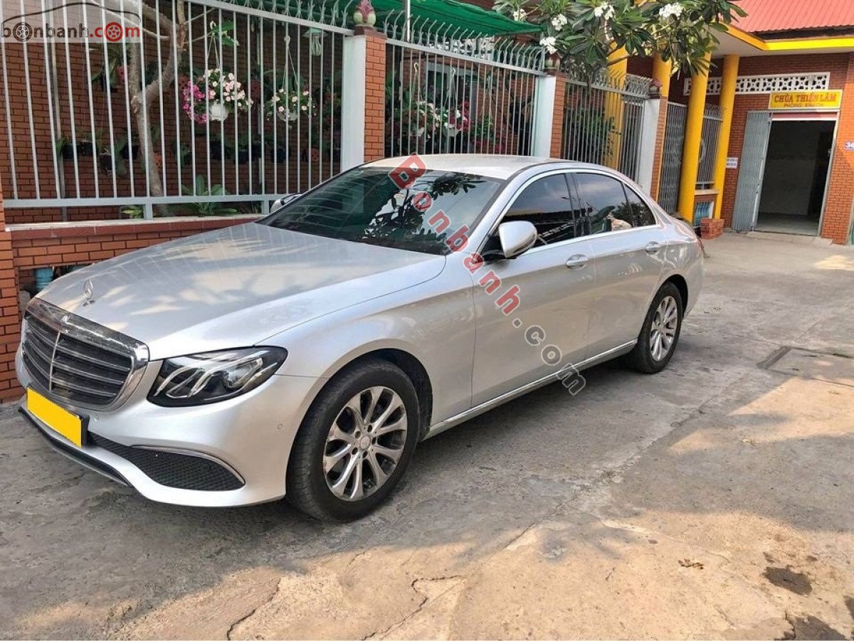 Mercedes-Benz E200 2016 - Bán Mercedes E200 sản xuất năm 2016, màu bạc 