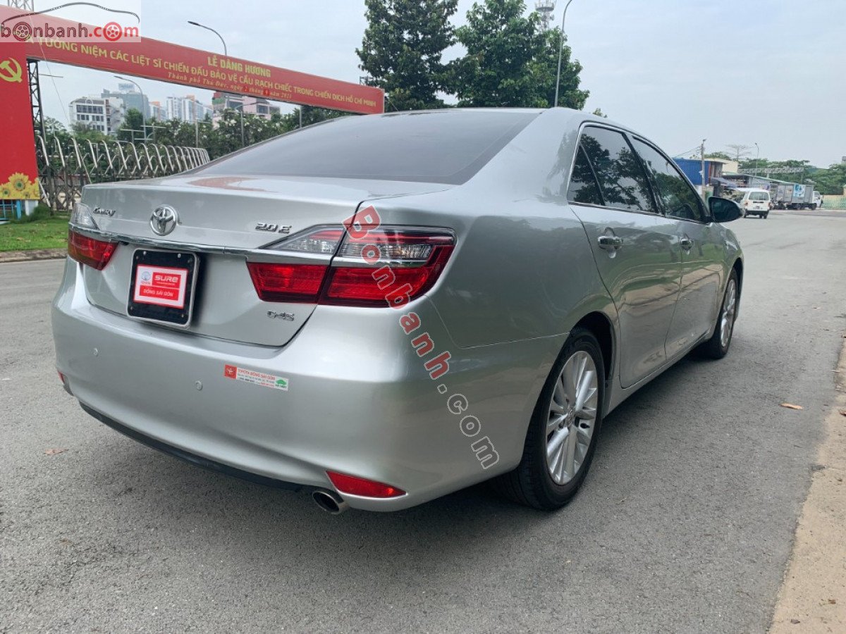 Toyota Camry   2.0E  2017 - Bán ô tô Toyota Camry 2.0E năm 2017, màu bạc