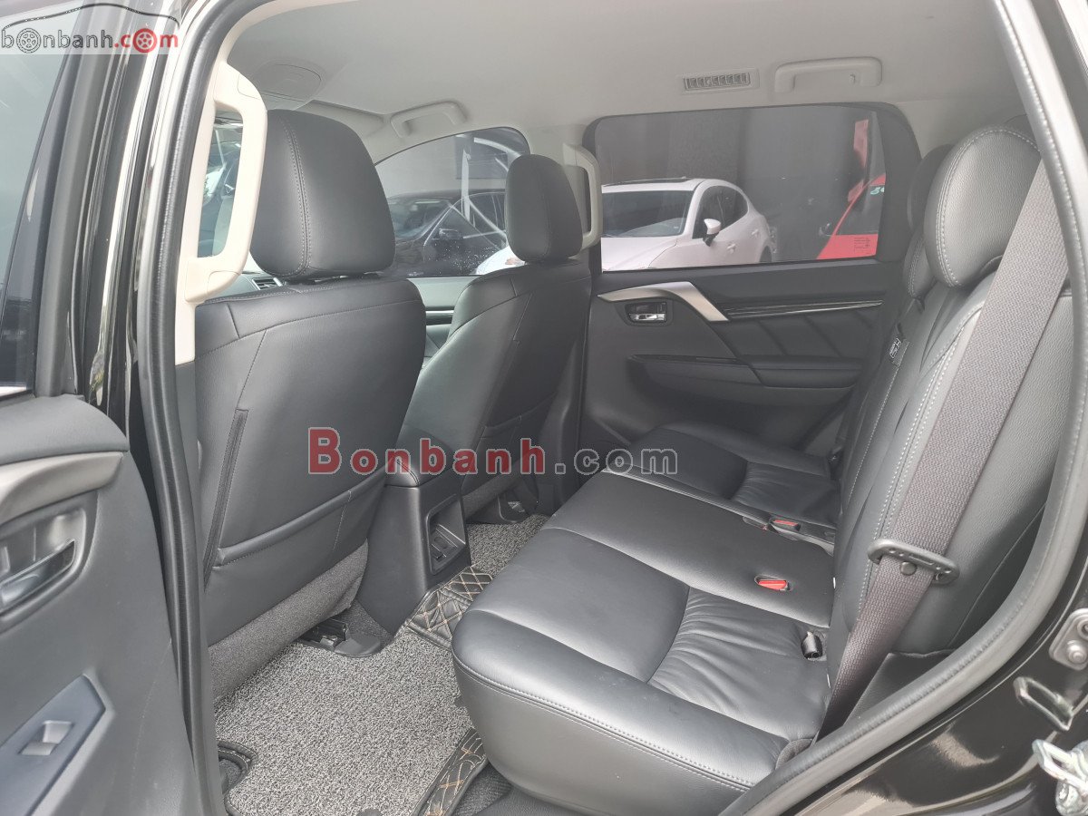 Mitsubishi Pajero Sport 3.0G 4x2 AT  2019 - Bán ô tô Mitsubishi Pajero Sport 3.0G 4x2 AT sản xuất năm 2019, màu đen, nhập khẩu nguyên chiếc giá cạnh tranh