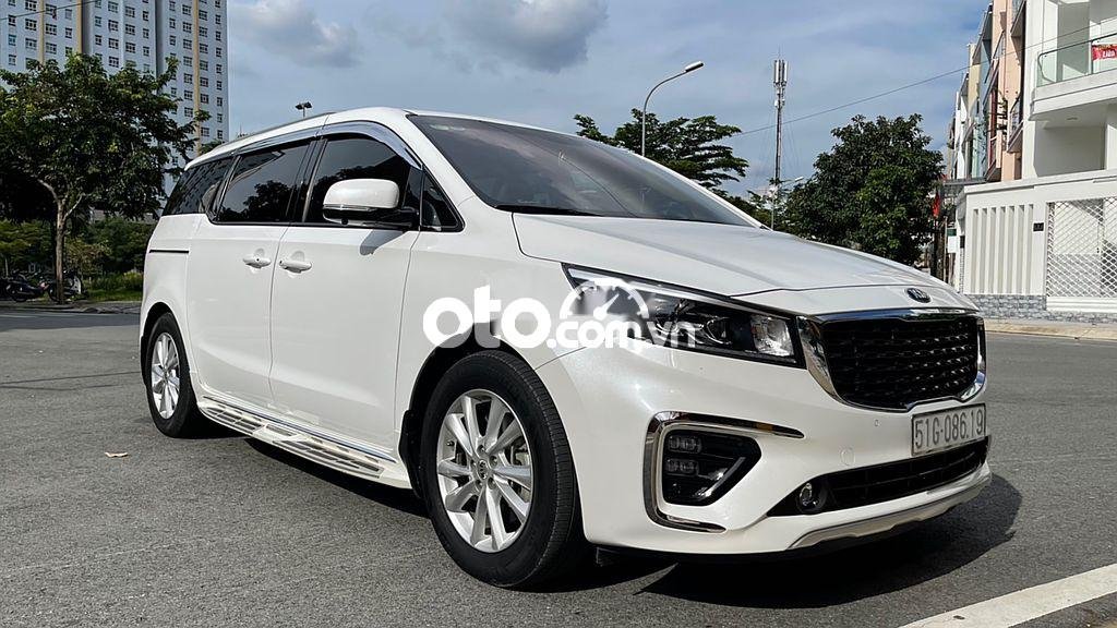 Kia Sedona      2018 - Cần bán Kia Sedona sản xuất năm 2018, màu trắng còn mới  