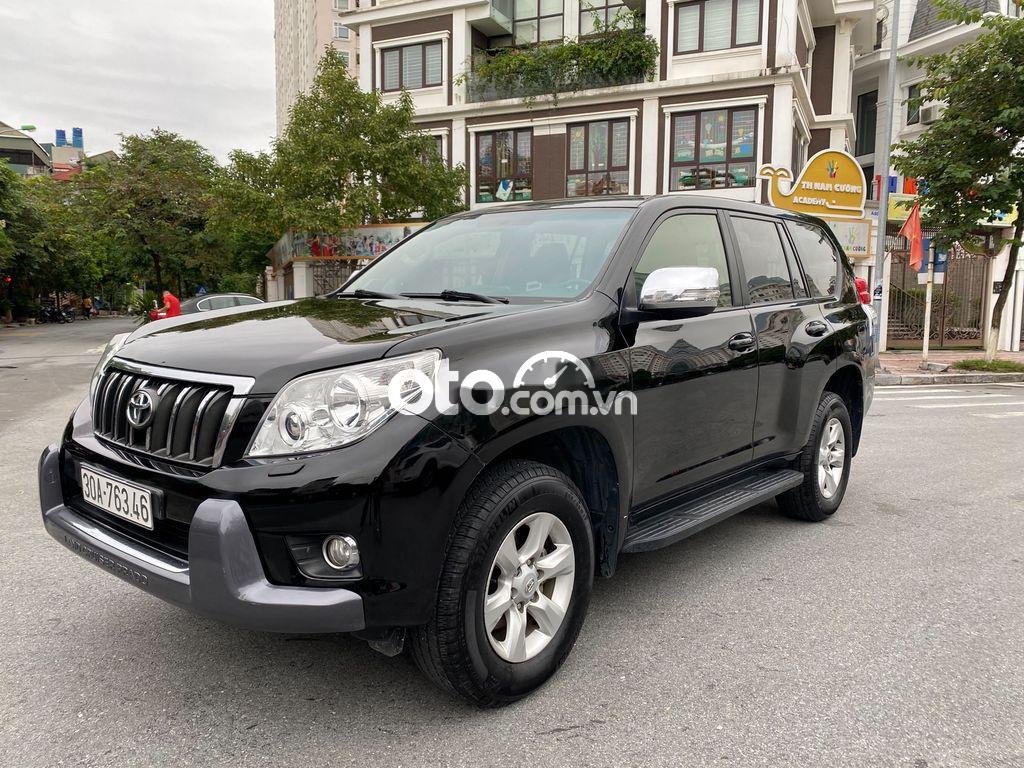 Toyota Prado 2010 - Bán ô tô Toyota Prado đời 2010, màu đen, xe nhập chính chủ 