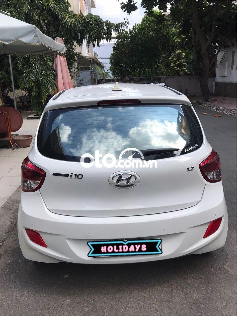 Hyundai Grand i10    2016 - Bán Hyundai Grand i10 năm sản xuất 2016, màu trắng, nhập khẩu xe gia đình, giá 325tr