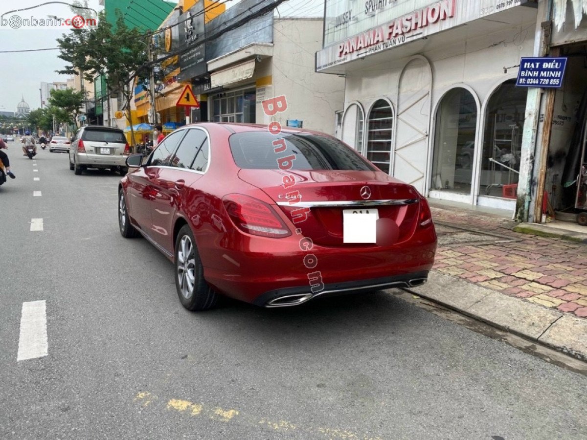 Mercedes-Benz C200 2016 - Bán Mercedes C200 năm sản xuất 2016, màu đỏ