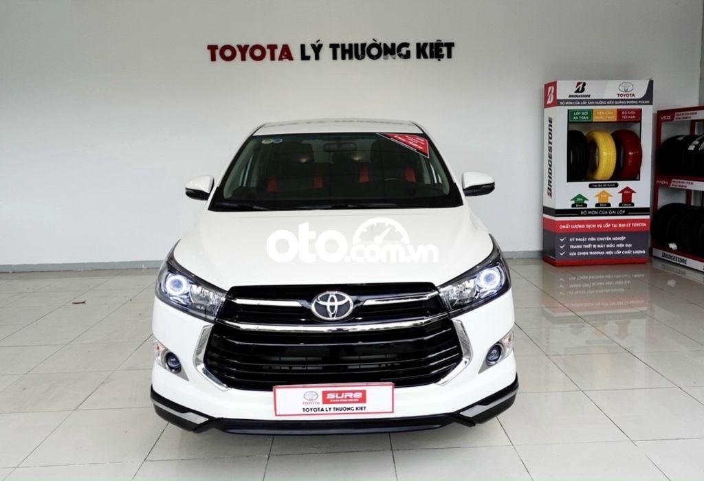 Toyota Innova  Venturer 2019 - Cần bán Toyota Innova Venturer sản xuất 2019, màu trắng, giá 720tr