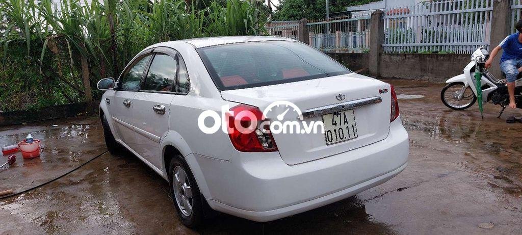 Daewoo Lacetti 2011 - Cần bán gấp Daewoo Lacetti năm 2011, màu trắng, giá chỉ 165 triệu