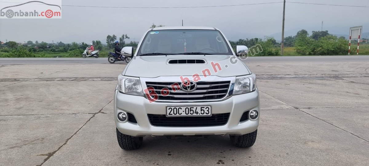 Toyota Hilux   E  2014 - Bán Toyota Hilux E đời 2014, xe nhập còn mới, 445 triệu