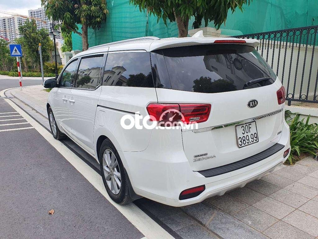 Kia Sedona 2018 - Cần bán xe Kia Sedona đời 2018, màu trắng