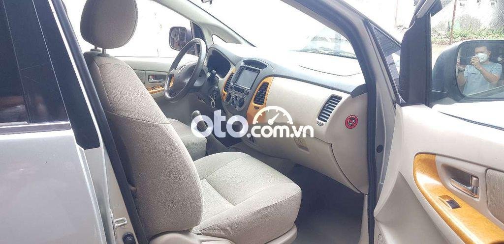 Toyota Innova 2009 - Bán Toyota Innova năm sản xuất 2009, màu bạc