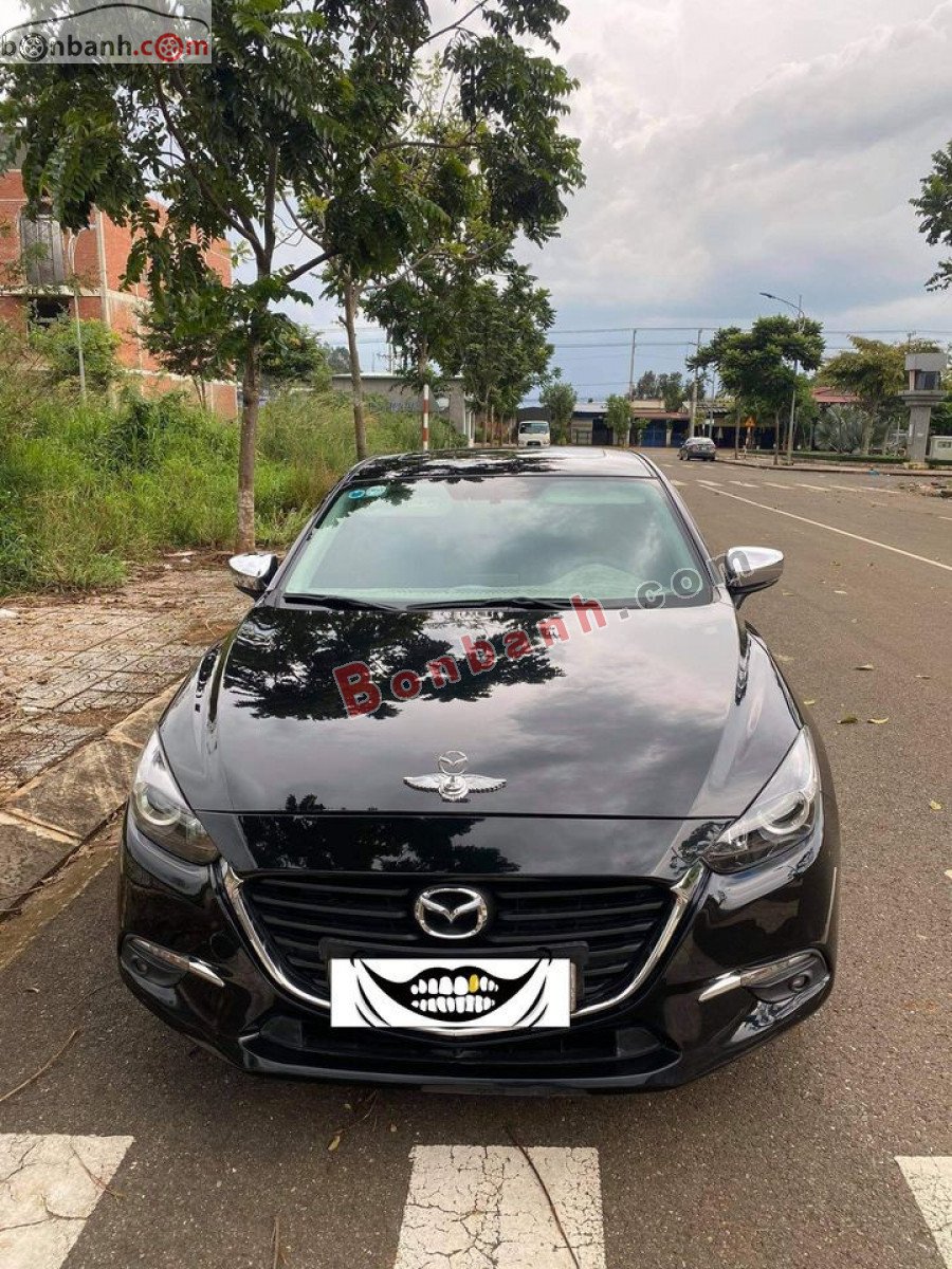 Mazda 3 2017 - Cần bán gấp Mazda 3 sản xuất 2017, màu đen